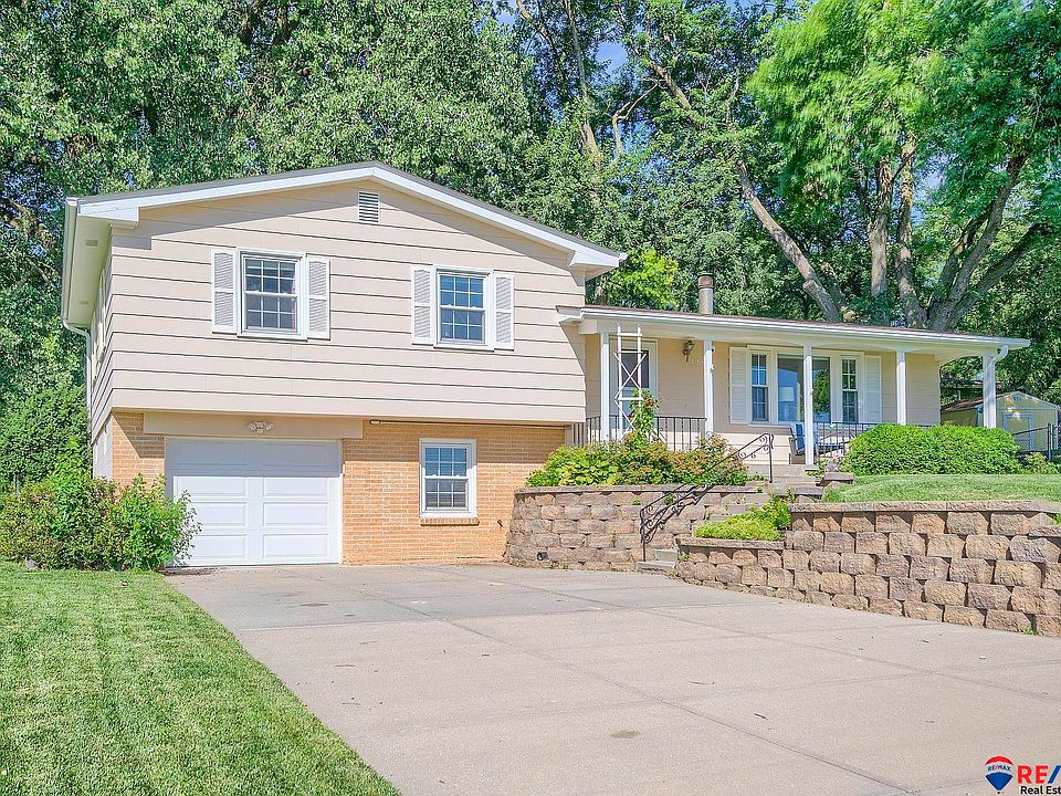 1st image of 3542 Parkview Dr
