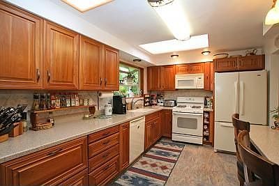 4th image of 1131 180th St SW