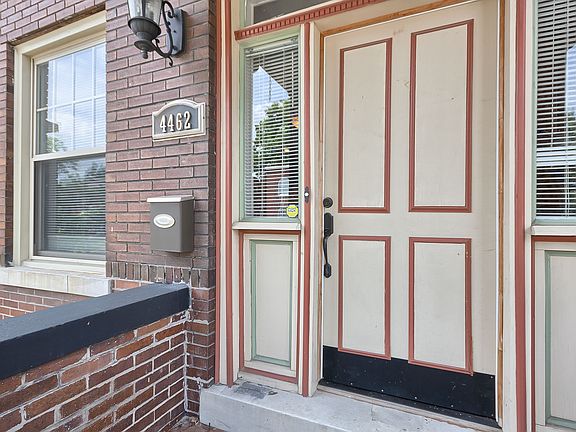 3rd image of 4462 Oakland Ave