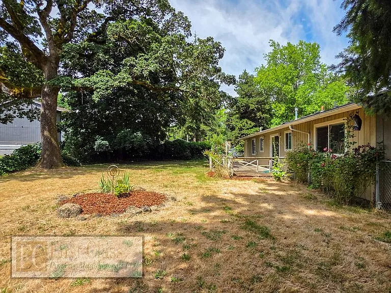 17640 SW Shaw St — Photo 22