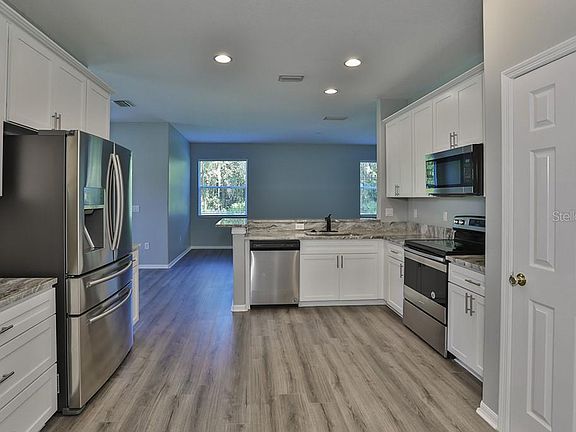 4th image of 16117 Bridgepark Dr
