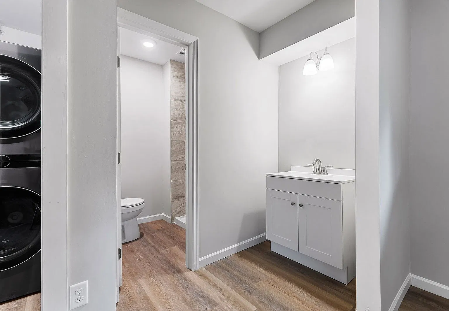 1 bed, 1.0 bath, 694 sqft, $1,095 — Photo 2
