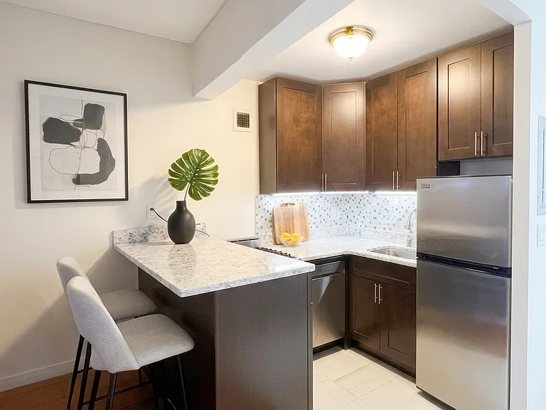 7 E 32nd St #3F — Photo 2