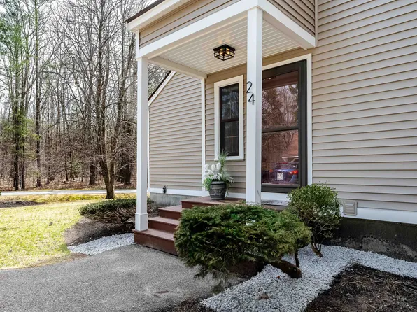 24 Kirriemuir Road, Stratham, NH 03885