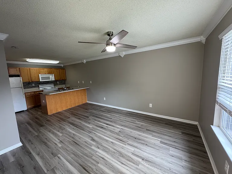 180 W Dublin Dr — Photo 21