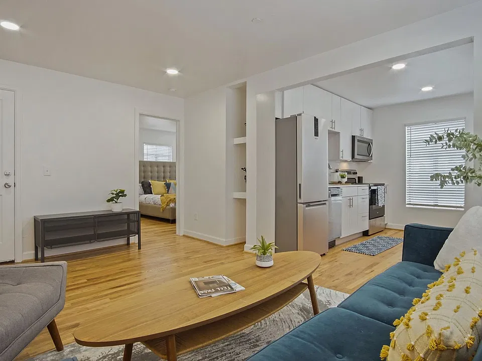 1312 N Francis Ave #8