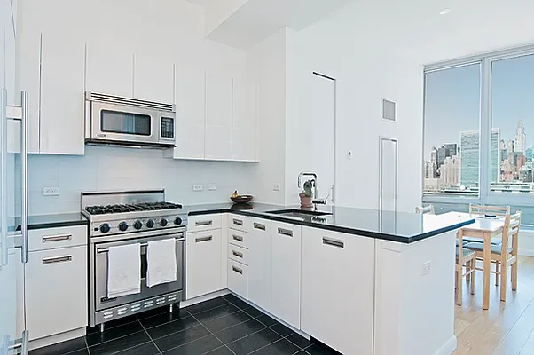 Sold by Nest Seekers International | media 9