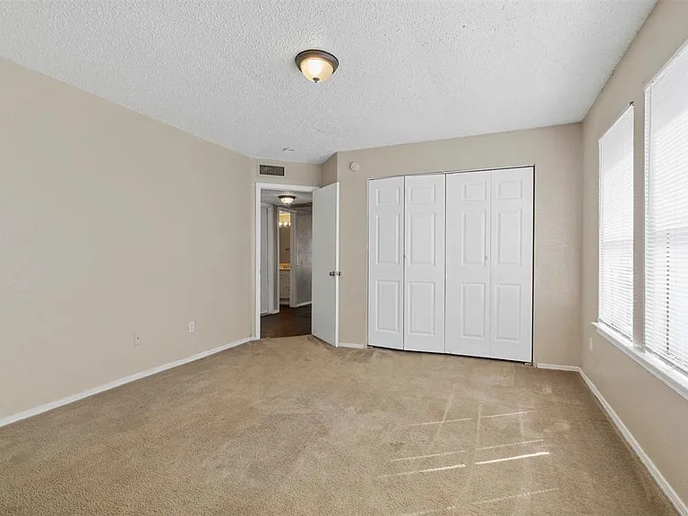 10311 Tamworth Dr — Photo 31
