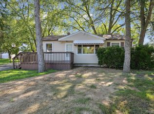 3214 Van Zandt Rd, Waterford, MI 48329