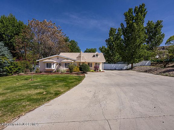 4th image of 809 E Blanco St