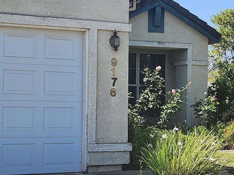 9176 Rose Parade Way — Photo 2