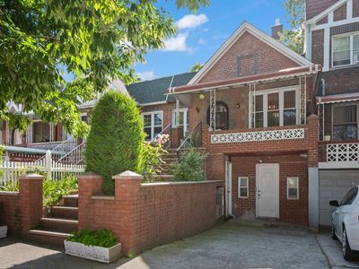 762 E 37th St, Brooklyn, NY, 11210