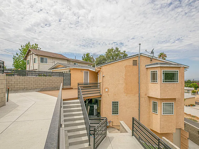 11029 Eldora Ave — Photo 17