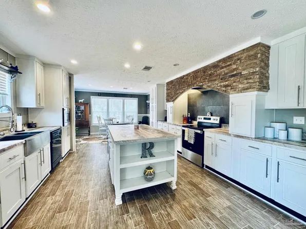 7720 Munson Hwy, Milton, FL 32570