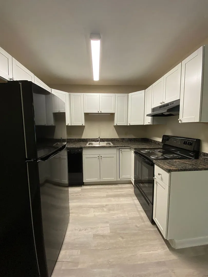 2342 Airport Dr. — Photo 2