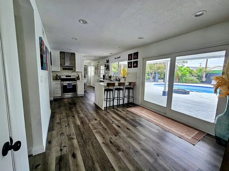 2548 E Wilson Ave — Photo 109