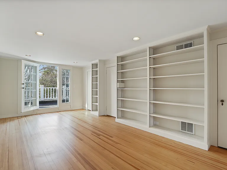 32 Orchard Dr — Photo 16