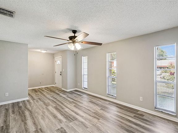3rd image of 4035 WENDY DRIVE