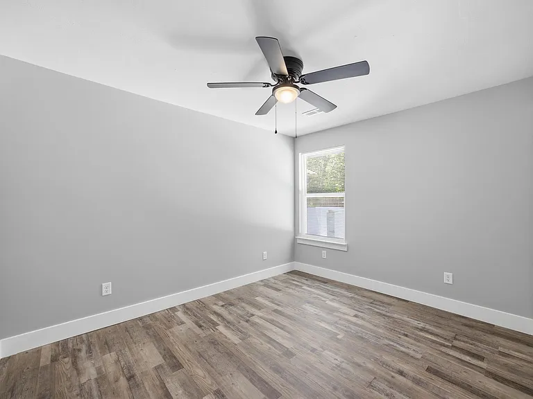 7713 Canyon Dr — Photo 18