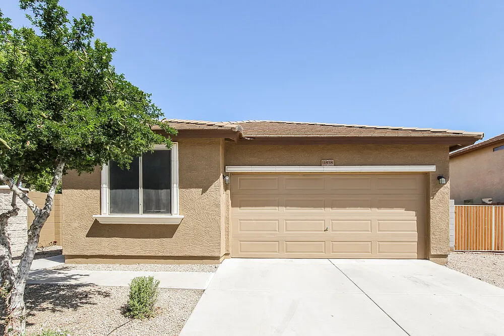 4 bed, 2.0 bath, 1901 sqft, $3,110 — Photo 1