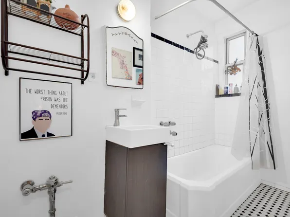 585 West 214th Street image 5 of 6