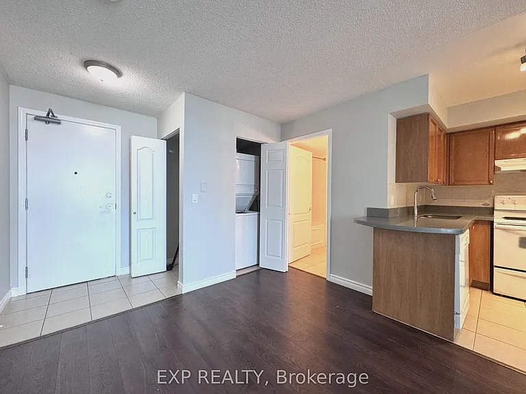17 Barberry Pl #1803 — Photo 7