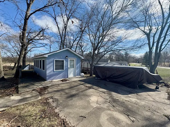 5/492 Woodhaven Dr E, Sublette, IL 61367