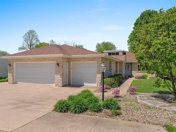 2530 W Palisades Dr, Appleton, WI 54915
