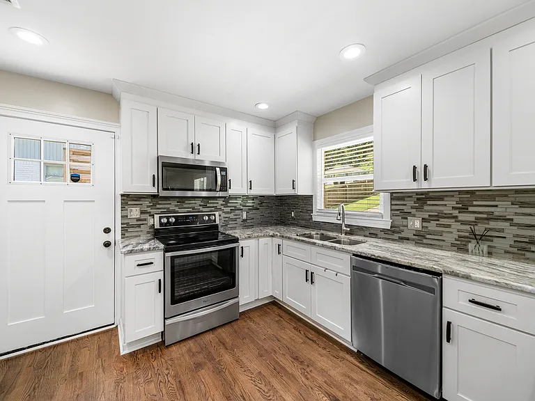2128 Mark Trl — Photo 17