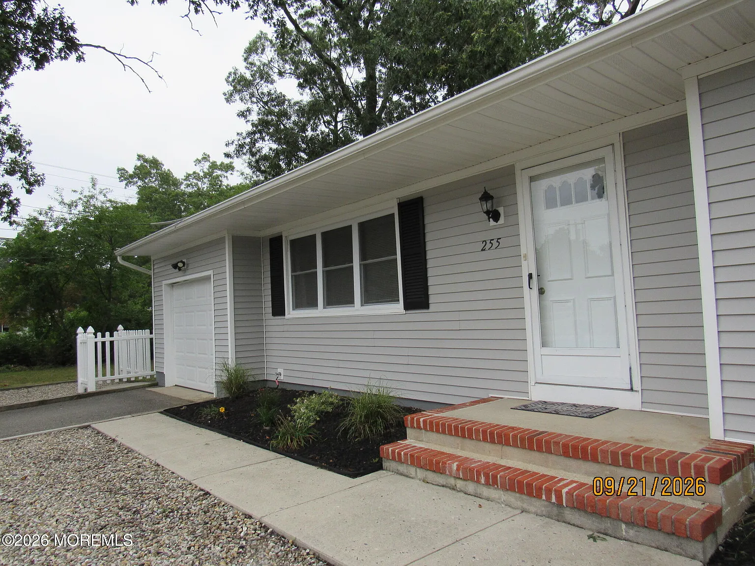 3 bed, 1254 sqft, $2,800 — Photo 3