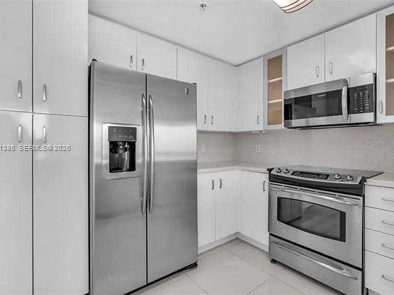 7900 Harbor Island Dr #1101 — Photo 3