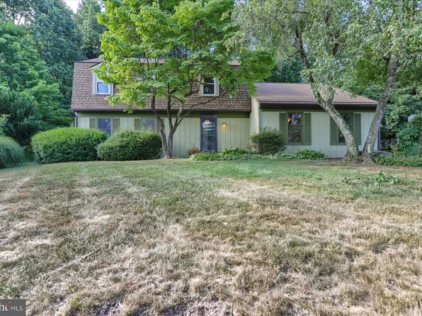 72 Plymouth Cir, Hershey, PA 17033