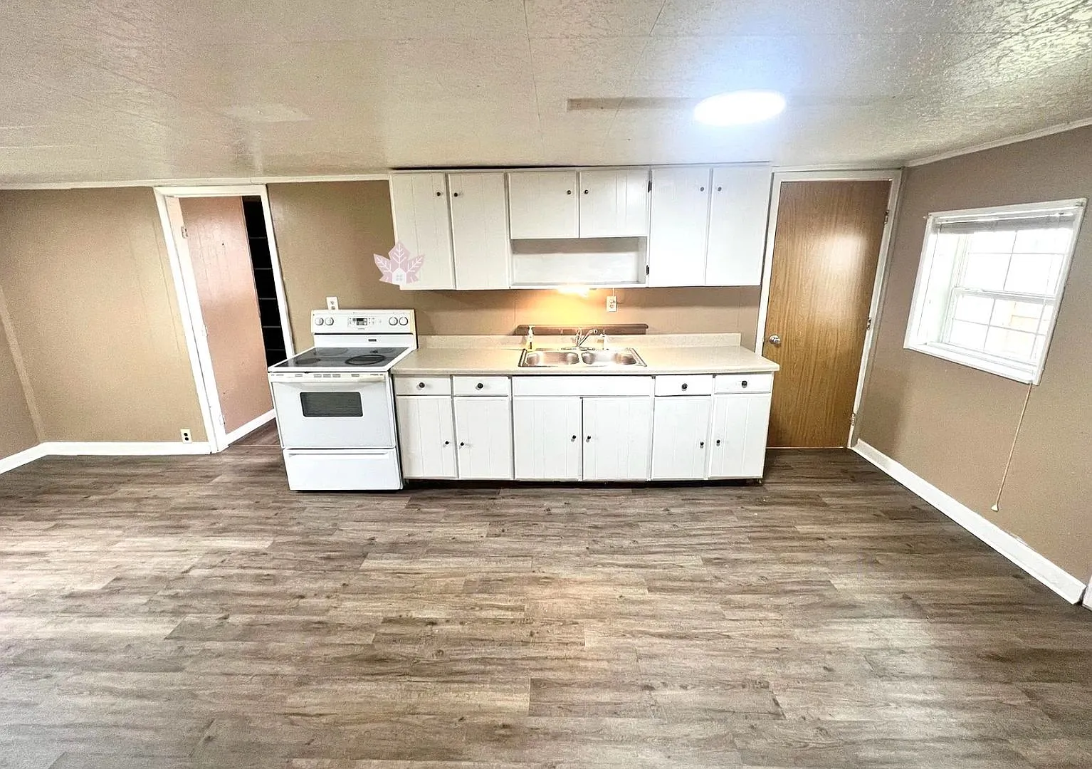 Cozy & Quiet 3BR Home with LVP Flooring — Photo 1