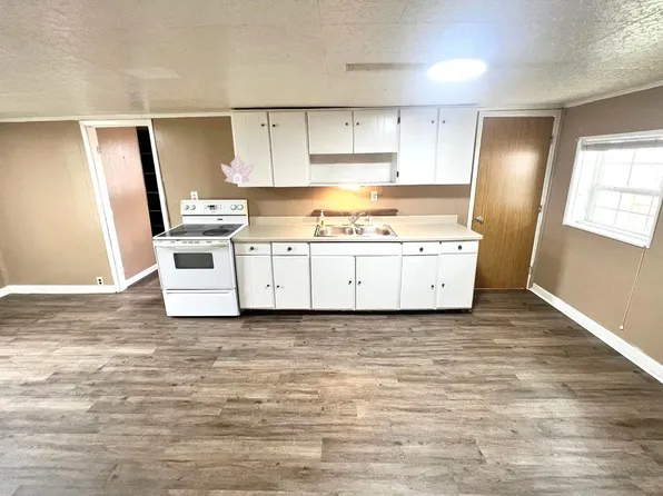 413 E South D St, Gas City, IN 46933
