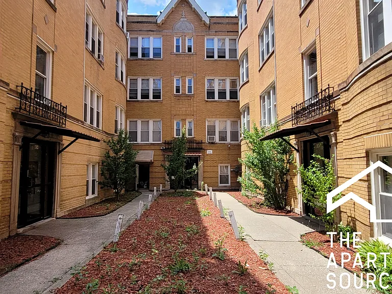 836 N Massasoit Ave #2B — Photo 16