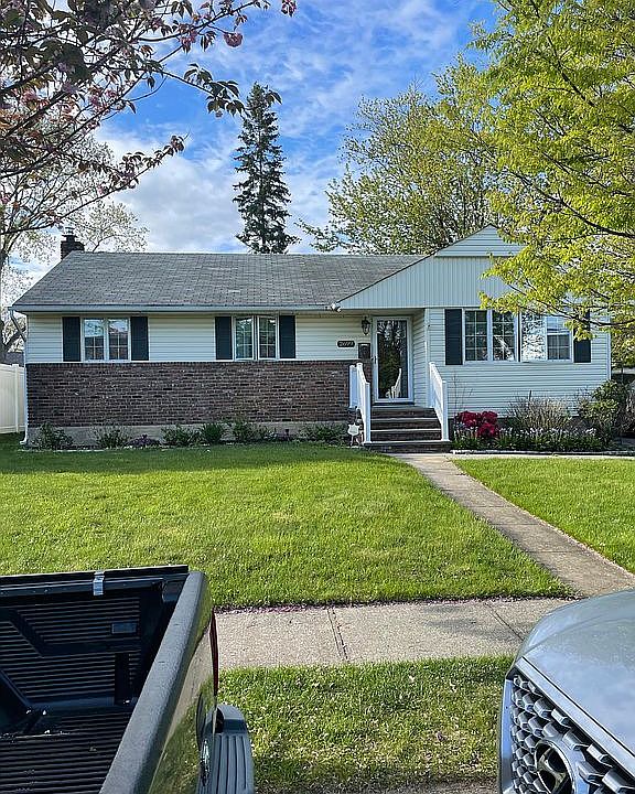 1st image of 2699 Doris Ave