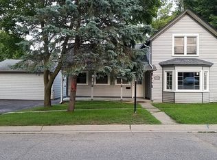 202 1st St, Holly, MI
