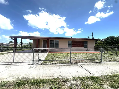 3500 Lake Ave Photo 1