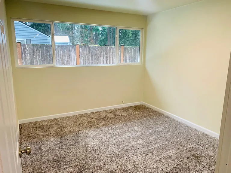 12304 Glenwood Ave SW — Photo 13