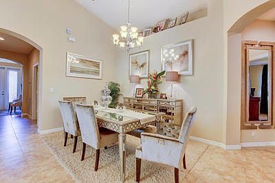 FORMAL DINING