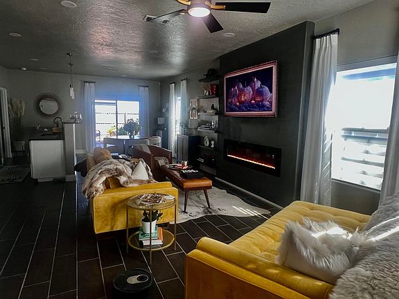 5th image of 930 E Glorietta Dr