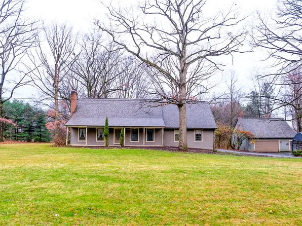 3050 Eldogor Ln, New Castle, PA 16105