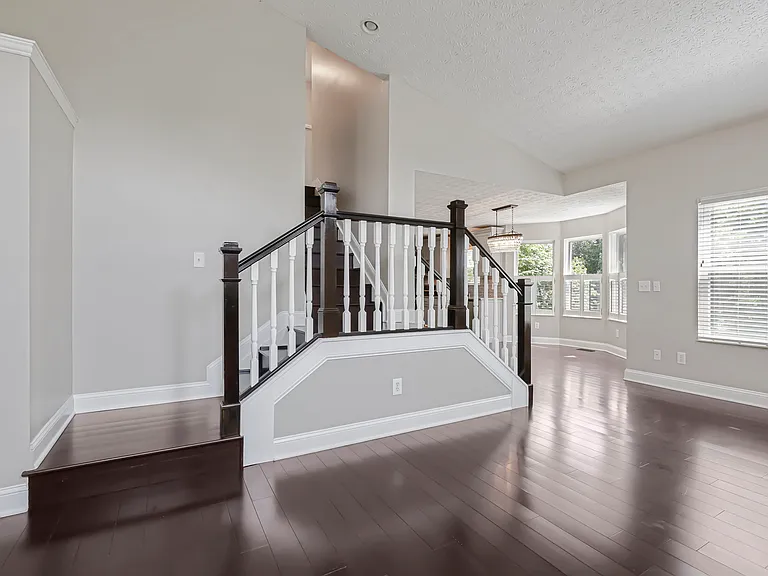 4392 Greensbury Dr — Photo 15