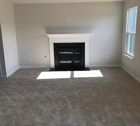 4th image of 1849 Amesbury Ln