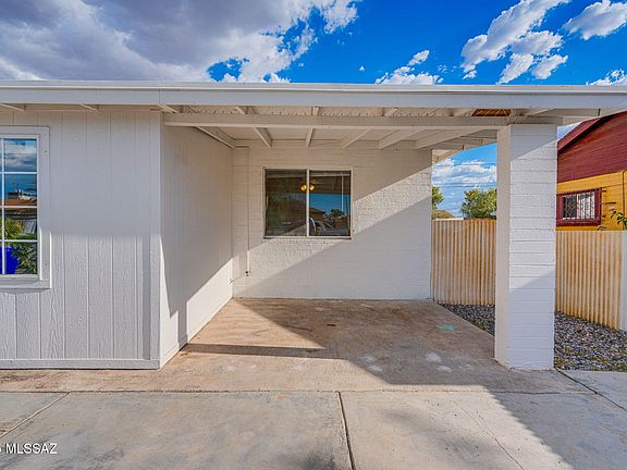 3rd image of 859 W Calle De Casas Lindas