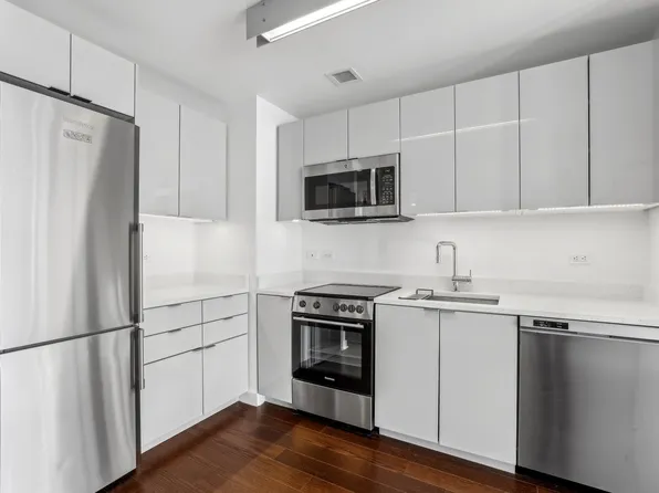 400 West 113th Street image 1 of 22