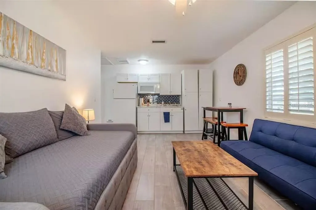 1 bed, 1.0 bath, 650 sqft, $1,800 — Photo 4