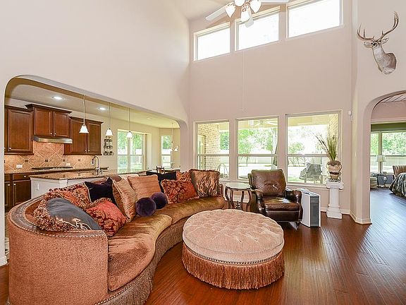 5th image of 6902 Spring Creek Ct