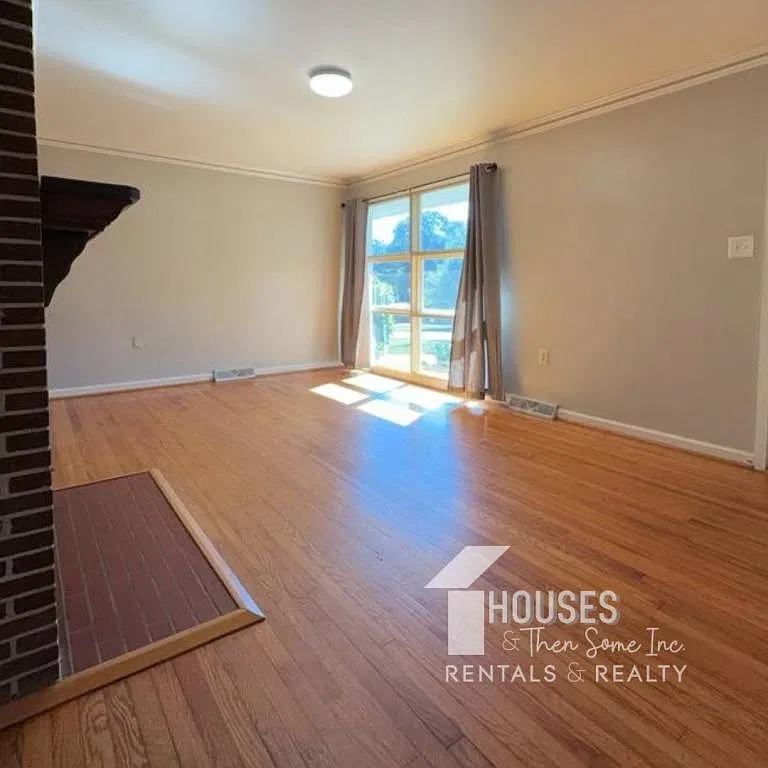 809 Wilson St — Photo 2