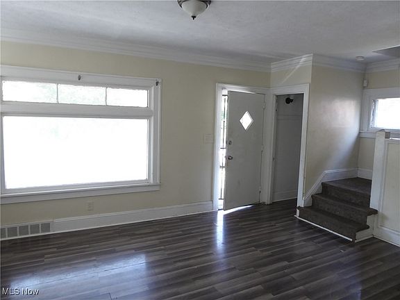 4th image of 11809 Lenacrave Ave